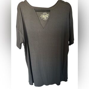 CRAZY TRAIN - Boutique Black Short Sleeve Tunic Top